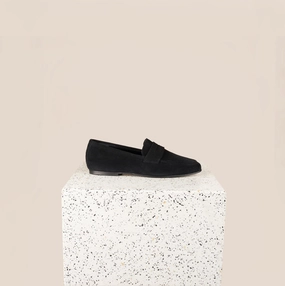 Lodi Due - Black Suede Calm Mood Relaxed Walk