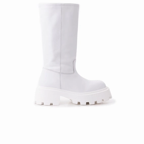 Wine Rich Ski Resort Visitor Lucius White Leather