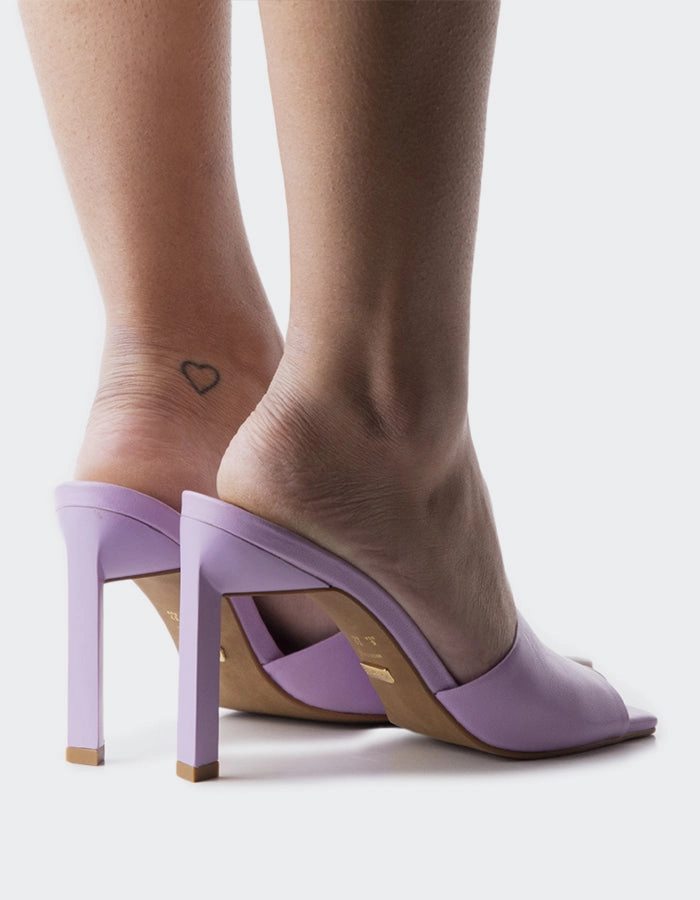 Comfortable Movement Malbec Lilac Leather