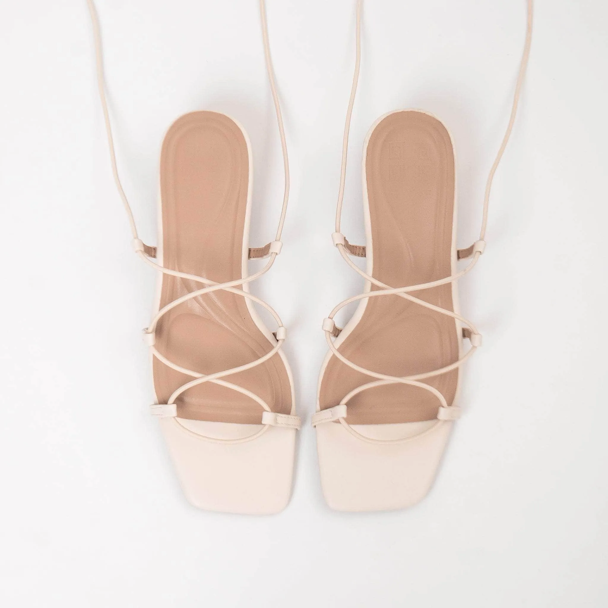 Lowi Creme material - type