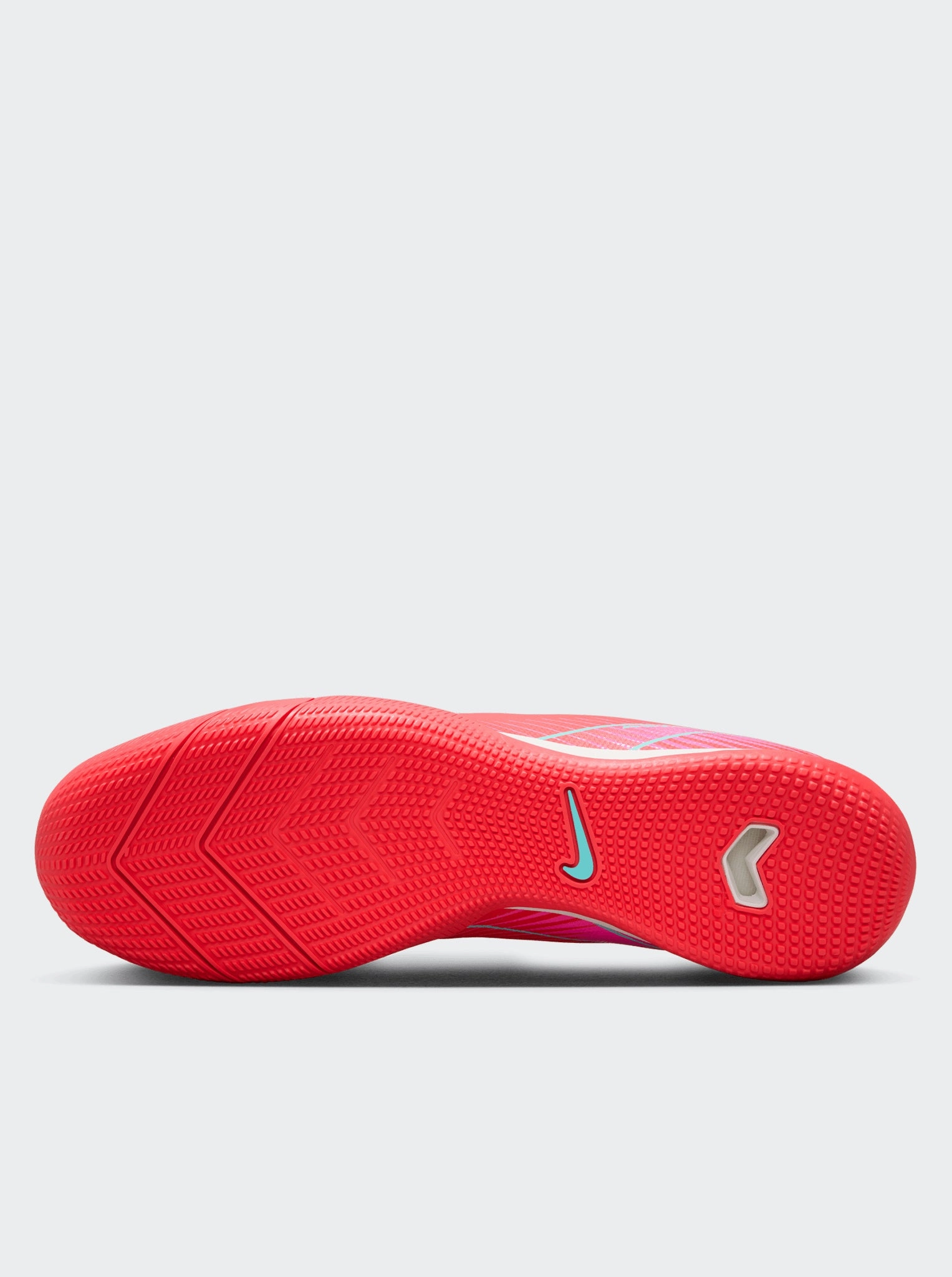 Mercurial Vapor 16 Academy Mens colorful least classic