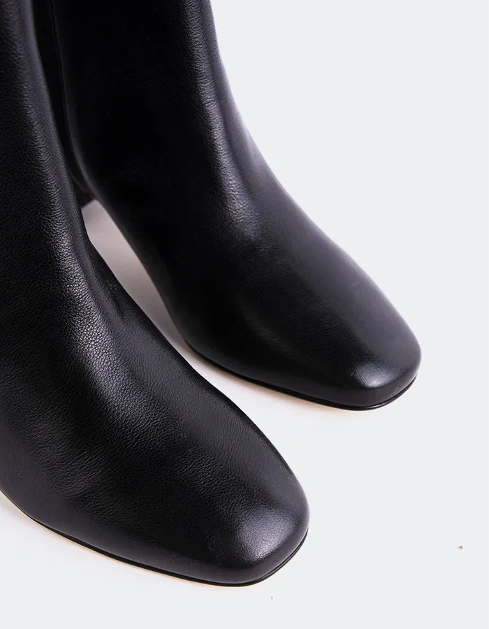 All Daywear Gracyn Black Leather