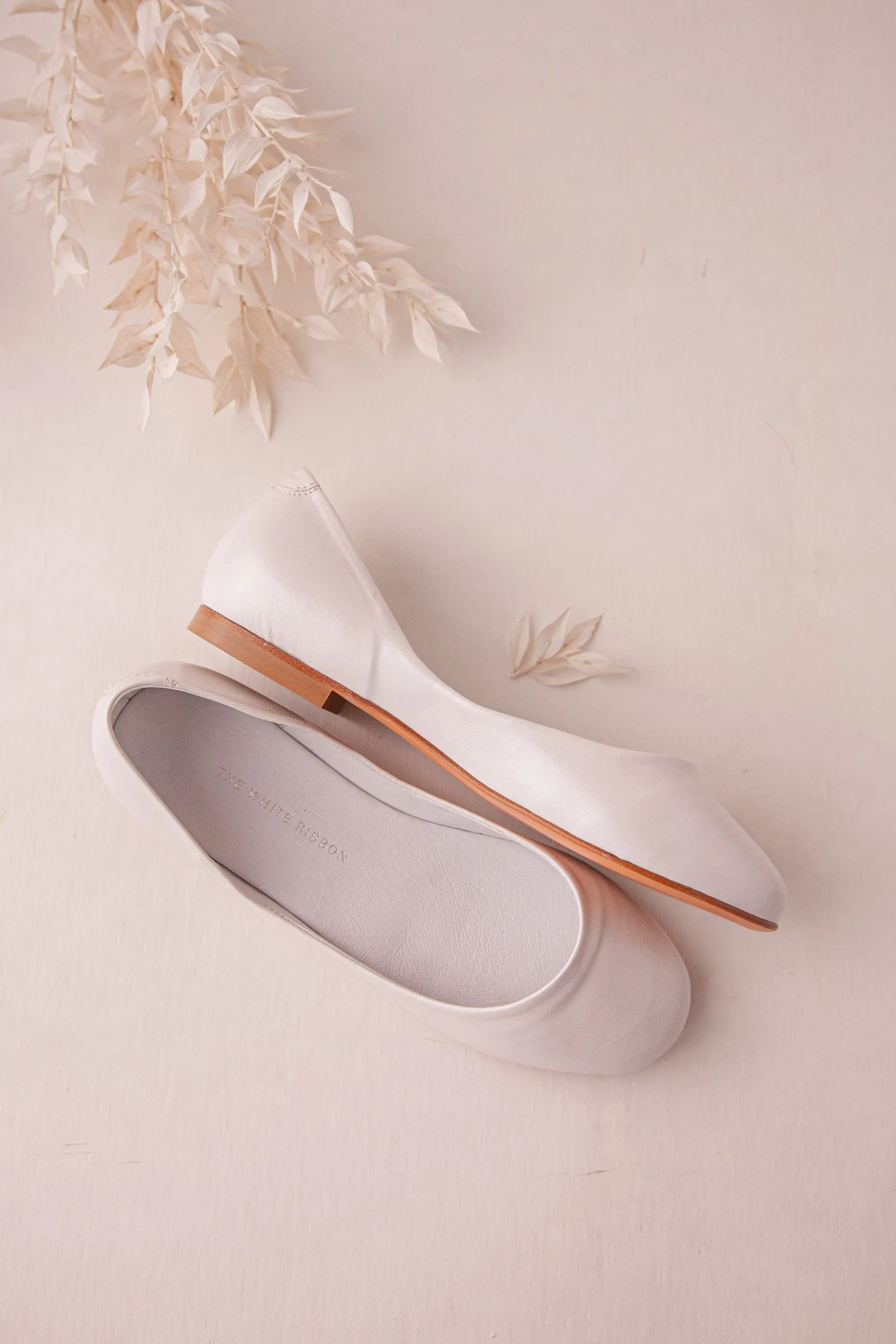 MILA BALLET FLATS ?C Pearl Ivory Outfit Walk Minimalist