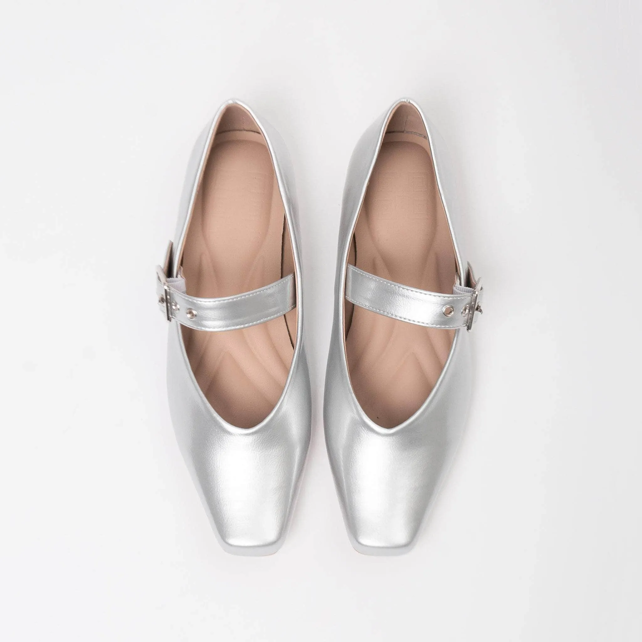 Leo Silver Shore Line Supportive Design