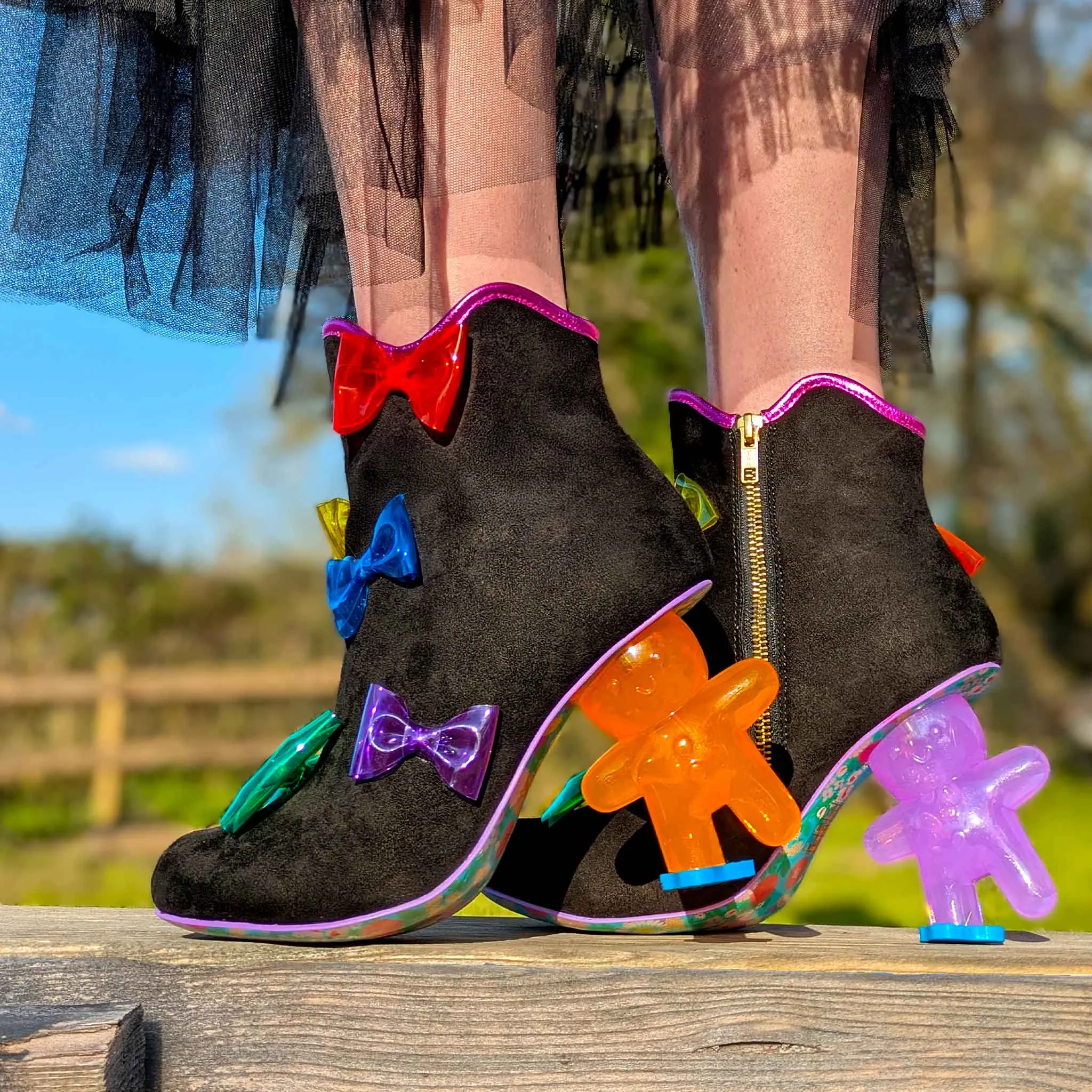 Yummy Gummy Suede Comfort Grip