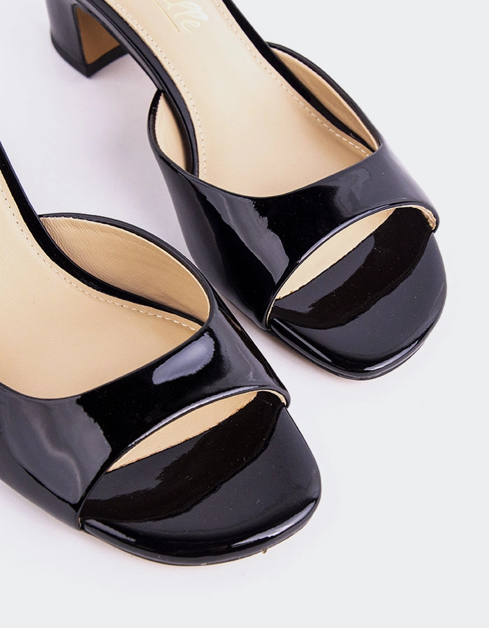 Reinforced toe Relaxed Beach Walk Montfort Black Patent