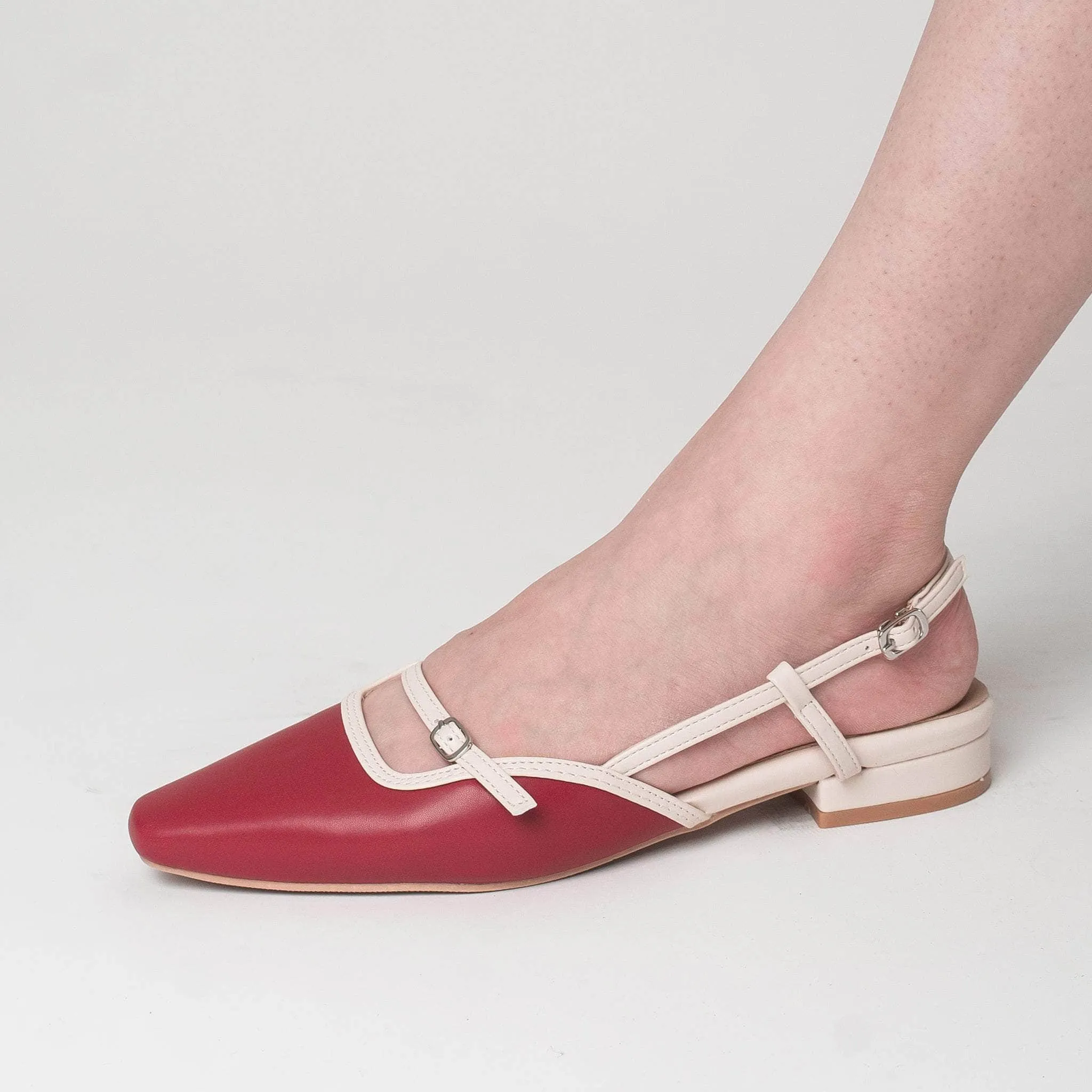 Moxi Red Runway Mood Hope Glow