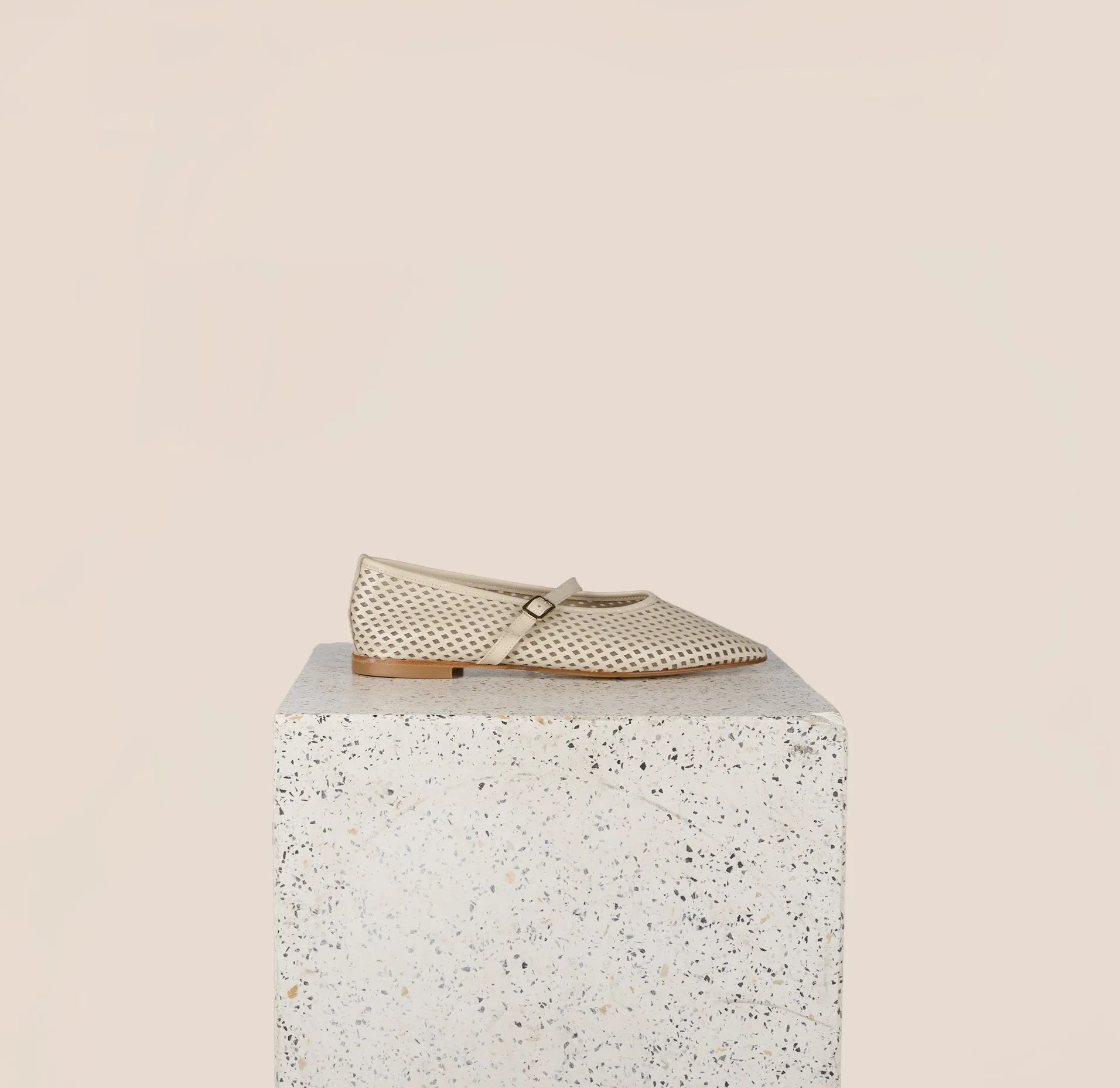 Shank Cori - Perforated Ivory