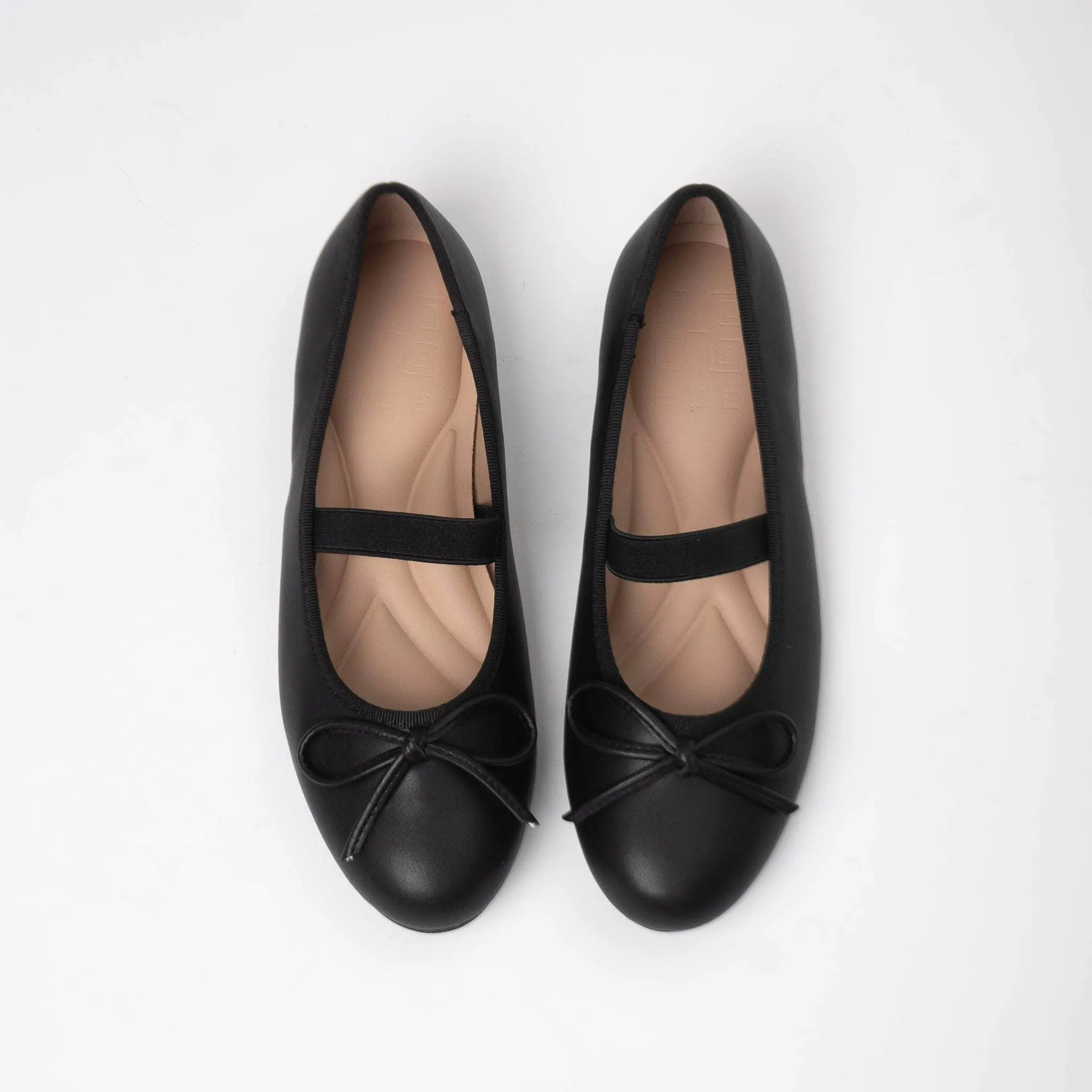 Lora Noir Daylong Comfort Footwear Cinema look
