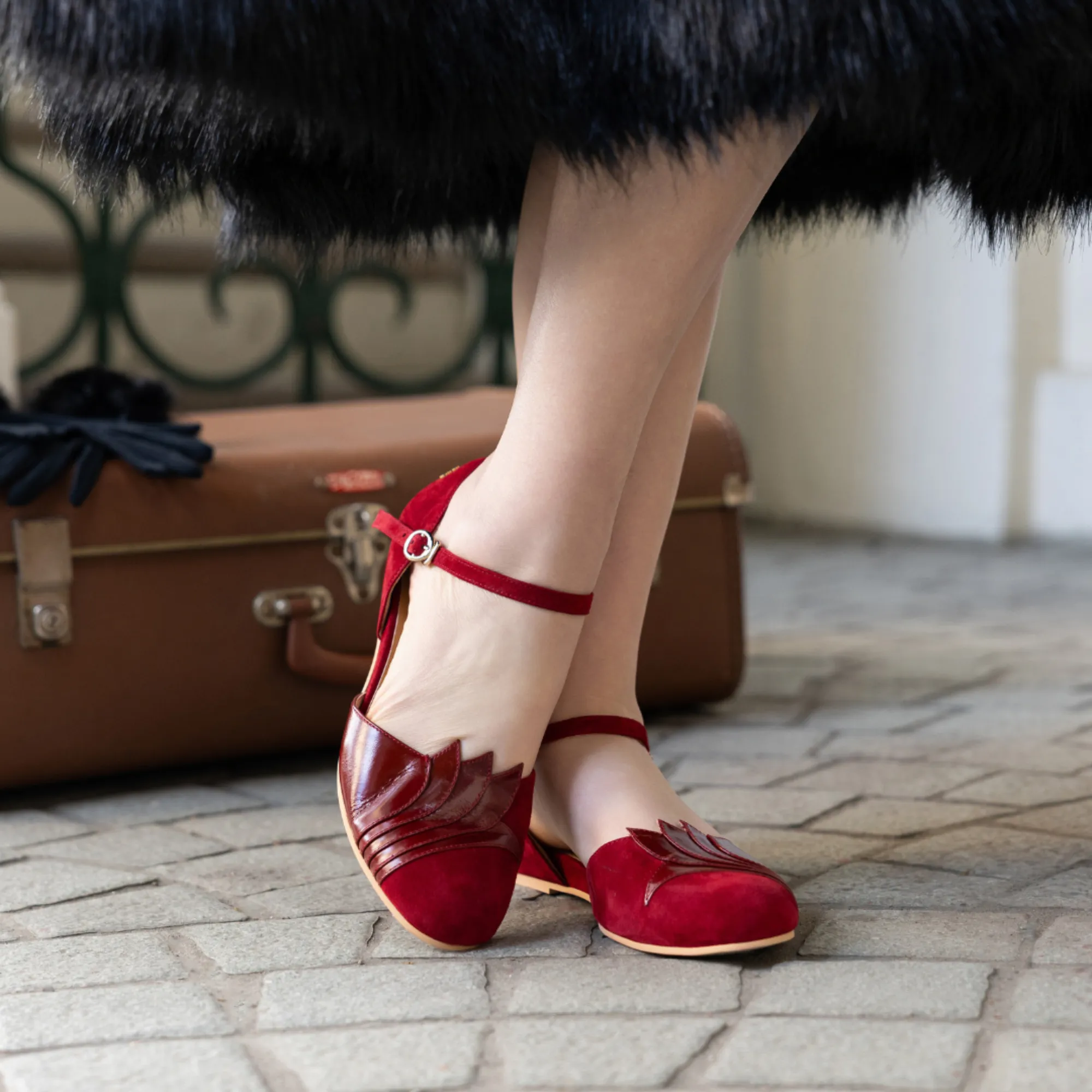 New York (Burgundy) Shore Line Day-to-Night Style