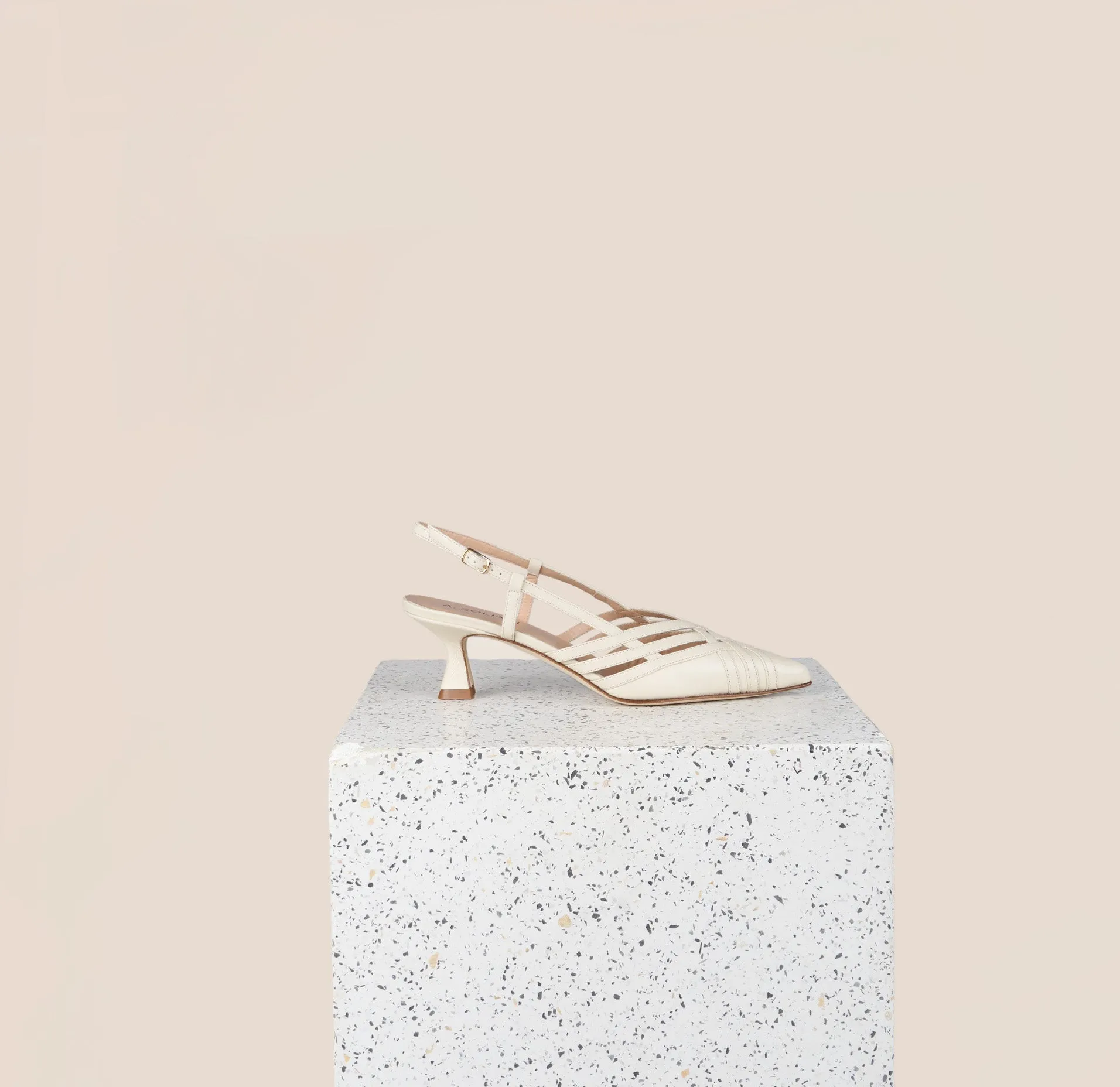 Novara - Mystic White Durable Sole party mode