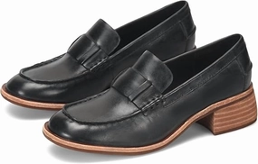 Kya Loafer In Black Quiet Confidence Toe Space
