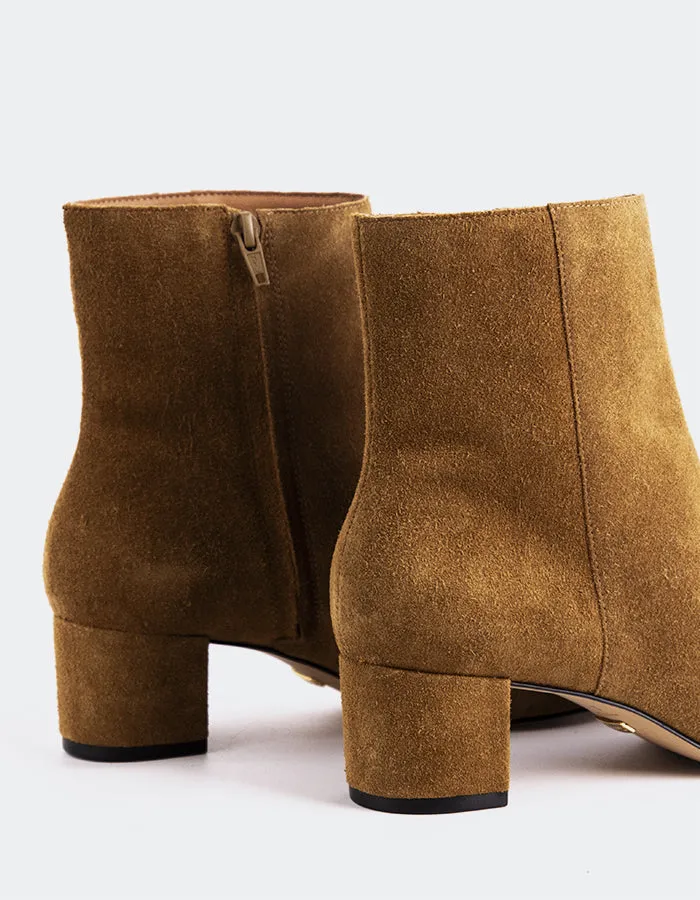 Cold Season Holiday Chicwear Gracyn Camel Suede
