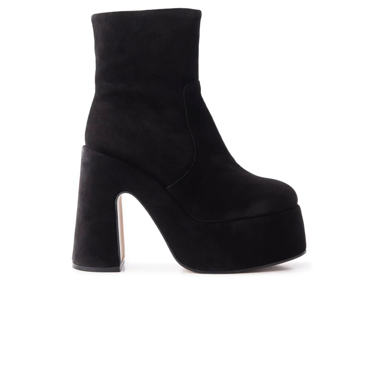 Padded collar Elasticated Sides Daze Black Suede