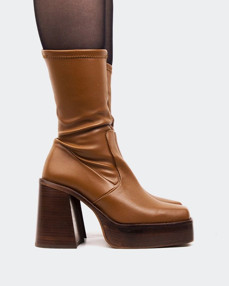 Paix Tan Stretch Leather Lining Rugged Built Urban Traveler