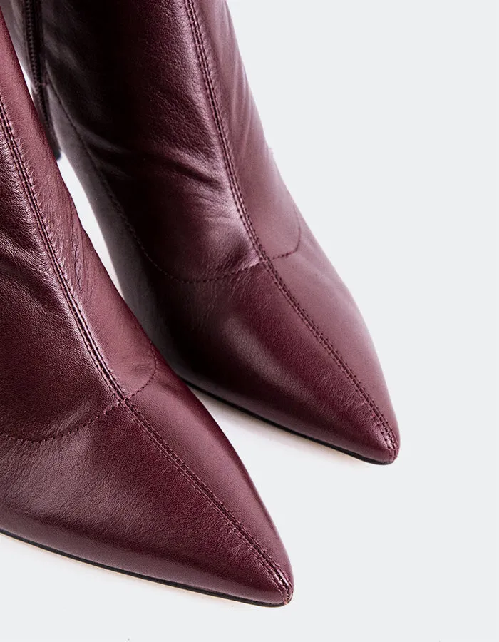 Farron Burgundy Leather Cozy Essentials Active Wear