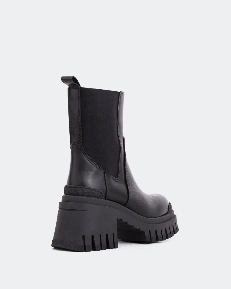 Moose Black Leather Comfort Boot Cozy Vibe