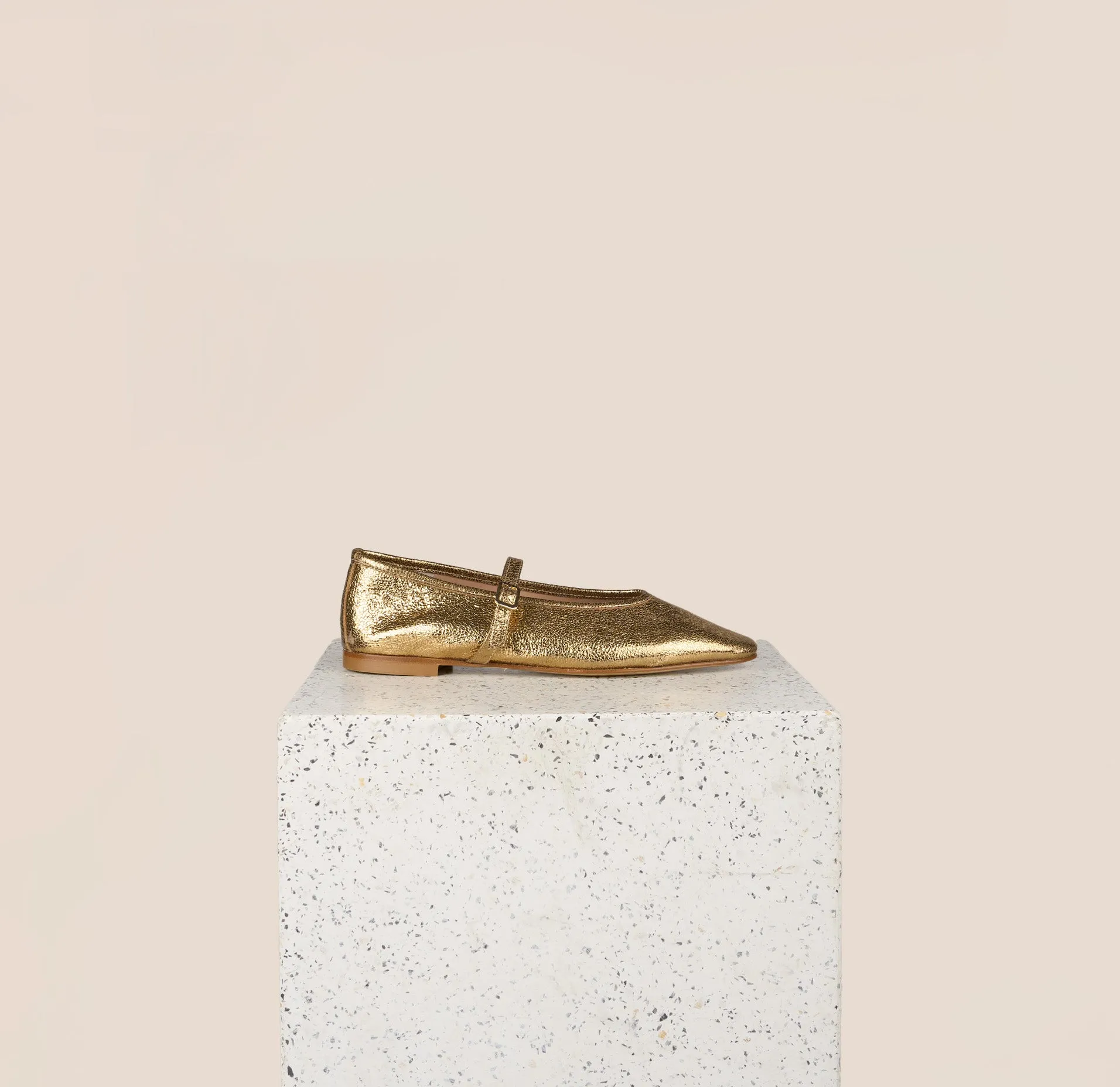 Cori - Crystal Travel Light Mule Mode