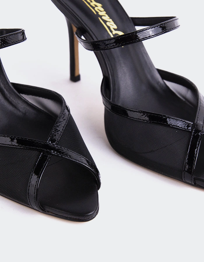 Secure Heel Grip Gloxinia Black Leather