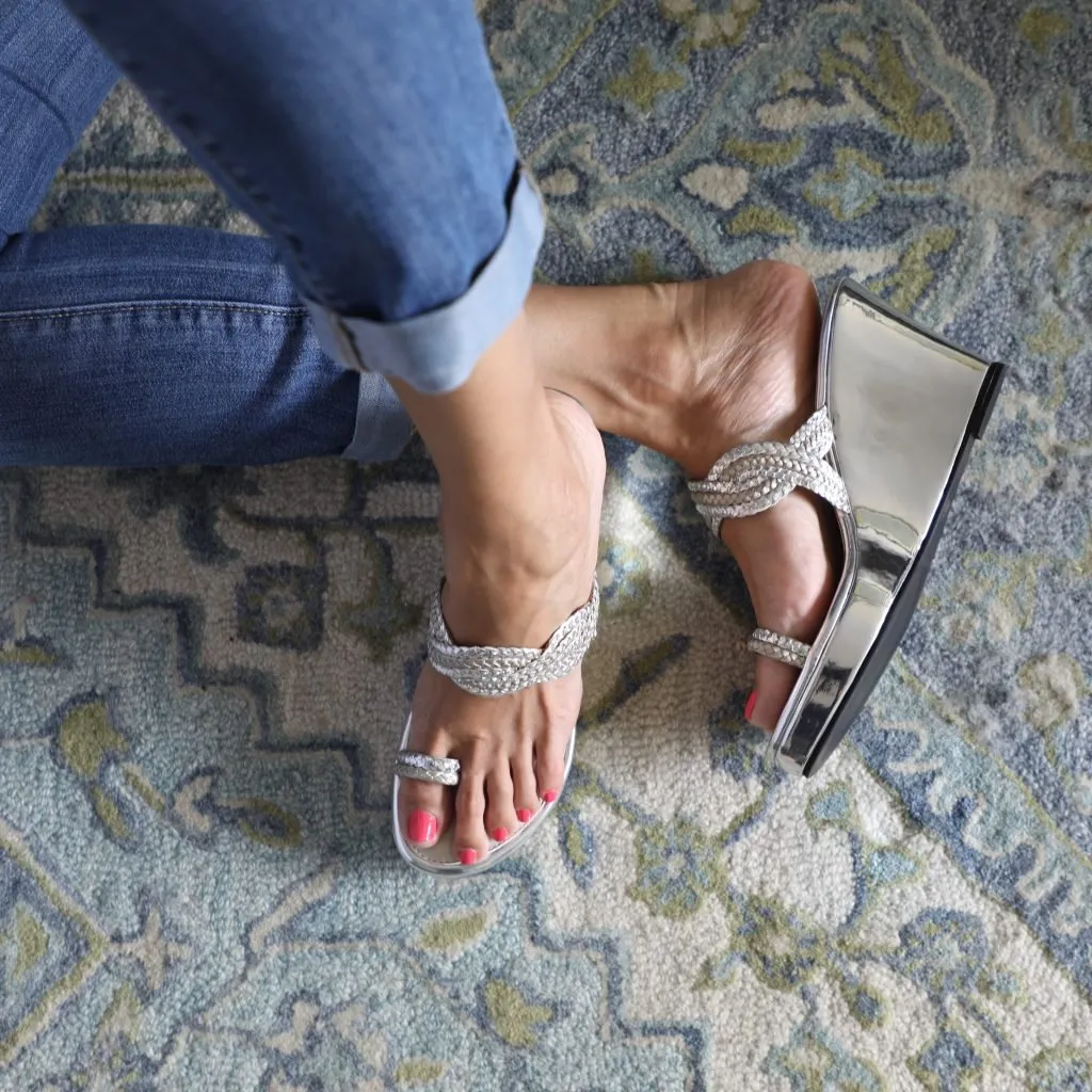 NAZAKAT- SILVER KOLHAPURIS Dynamic Fit System Knit Fabric Upper