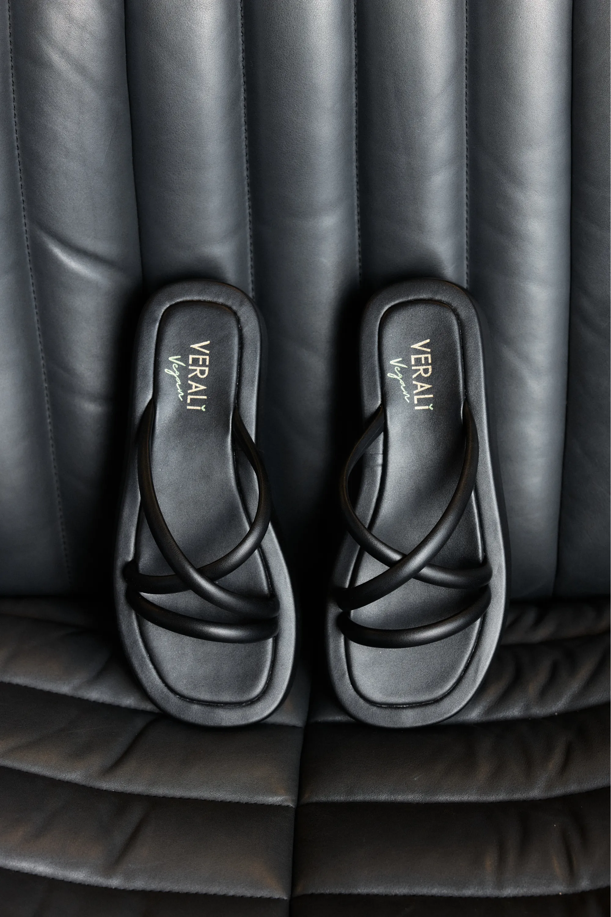 Boaz Flatform Slides - Black Air Cushioning