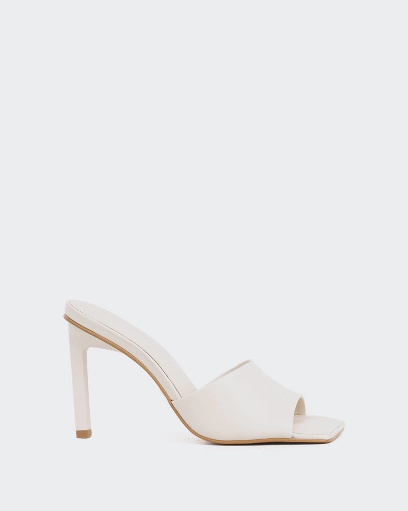 Sosua Off White Leather Slip Free Surface