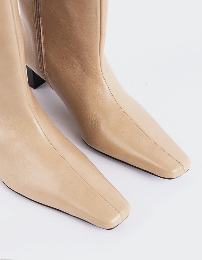 Nature Ready Indoor Blanzy Camel Leather