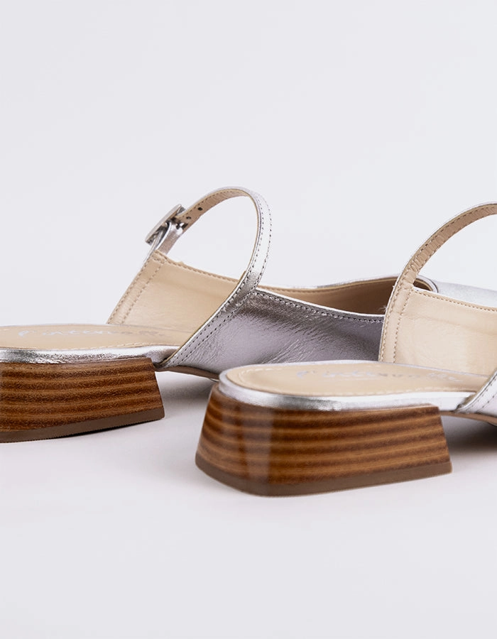 Comfortable Build Calantha Silver Leather