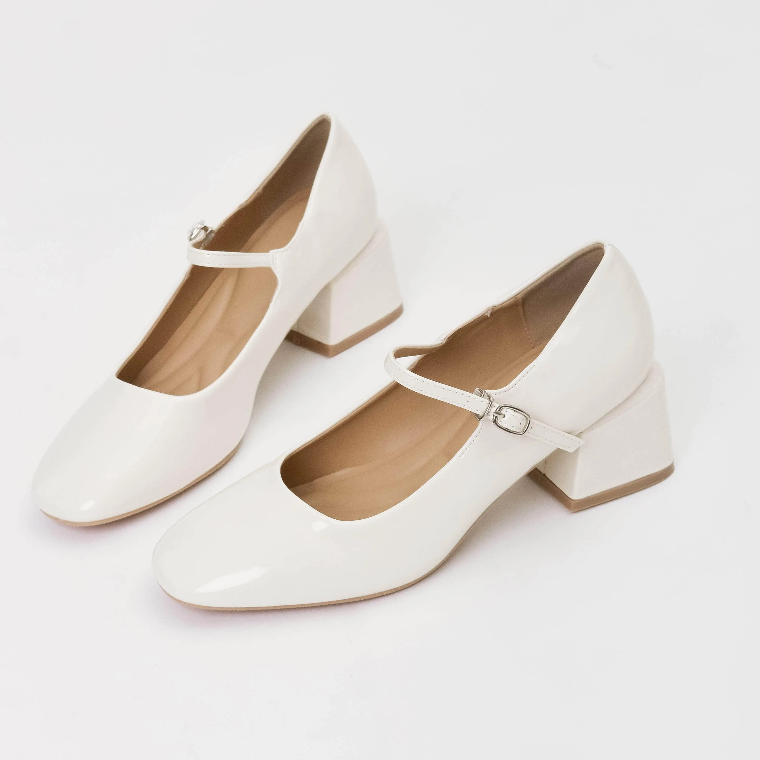 Ria Cr??me Sports Wear Formal Wear