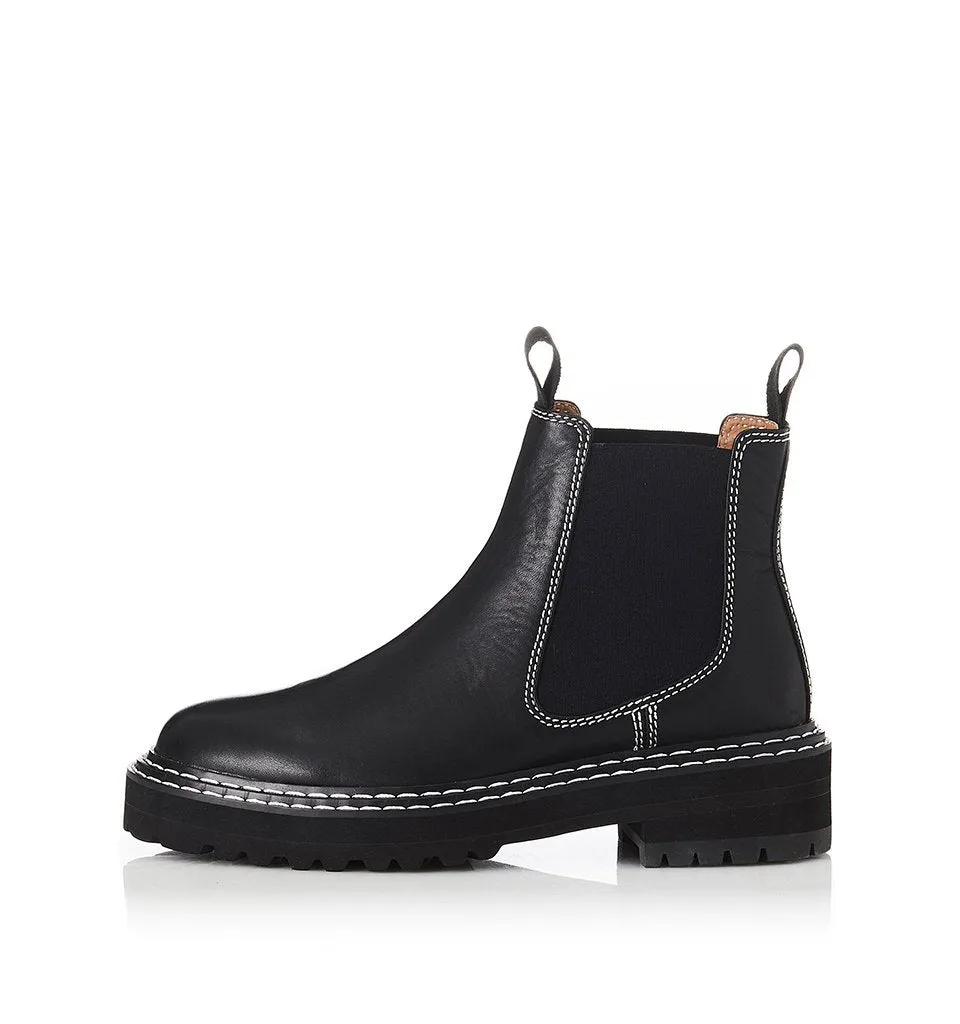 Fashionable Shoes Relaxed Walk Rome