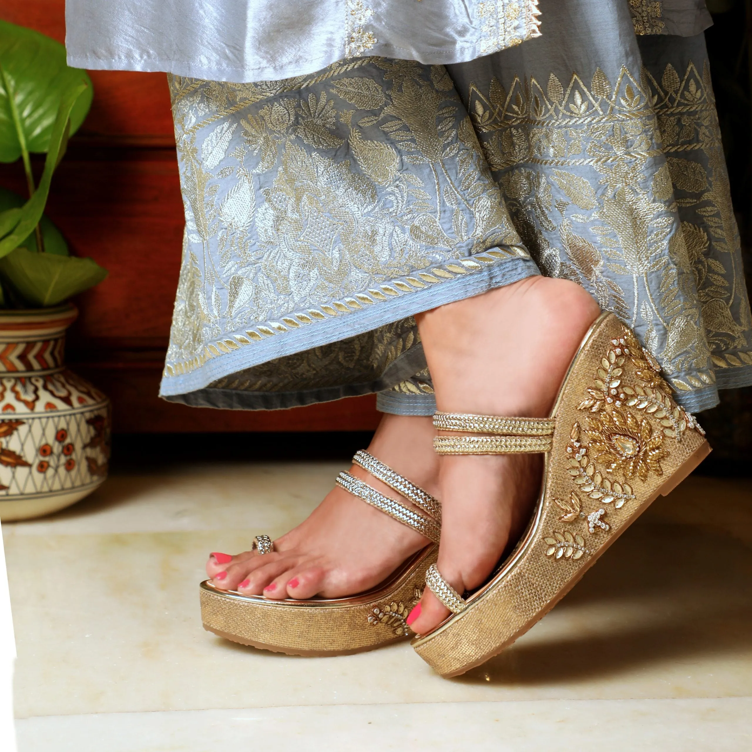 Ultra Cushioning SHAIZA- EMBROIDERED KOLHAPURIS