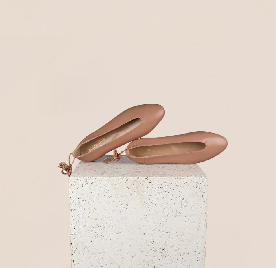 Slip-On Comfort Shoes Scala - Nude (Removable Ties)