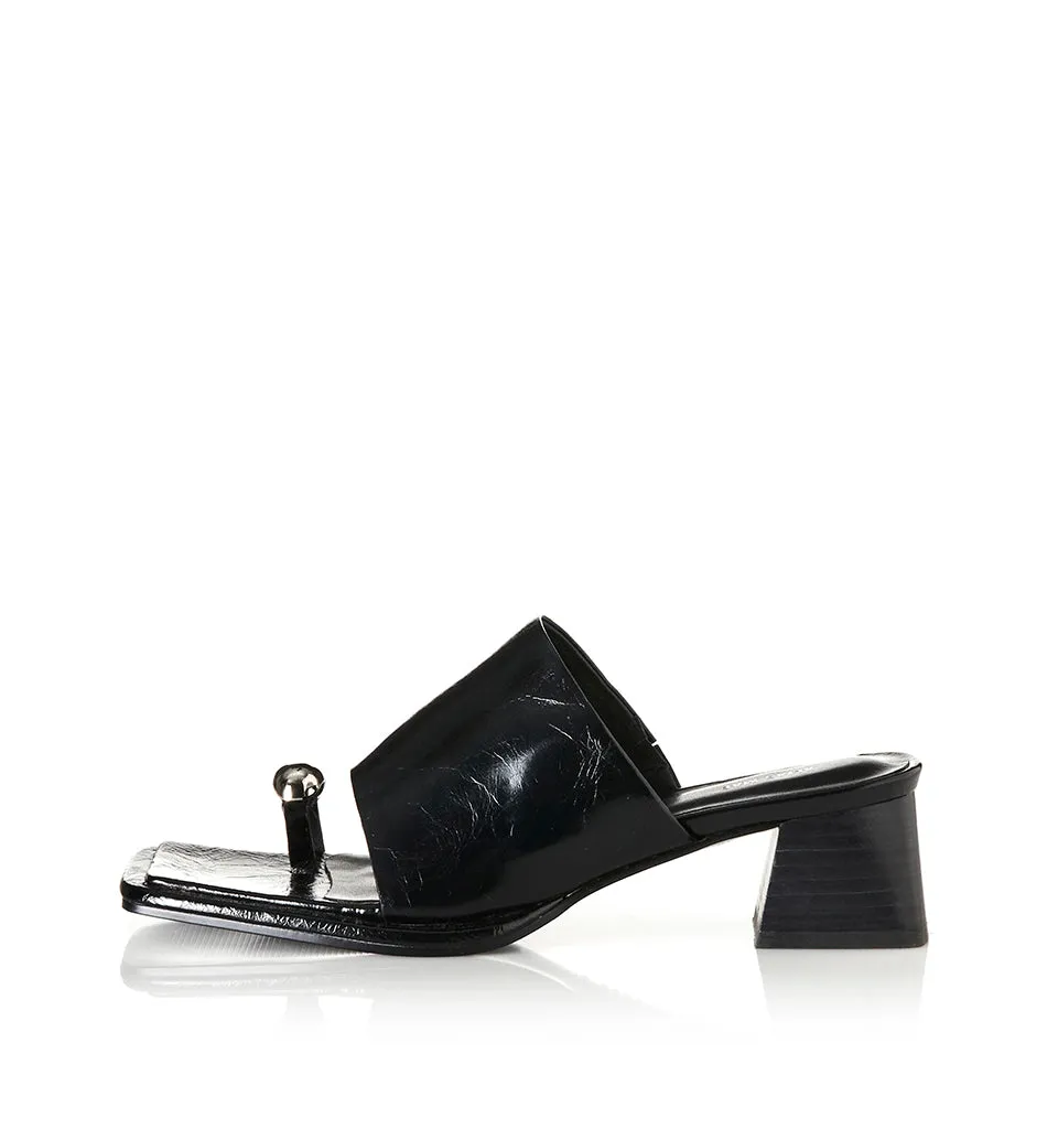 Alma Quiet Glam Elegant