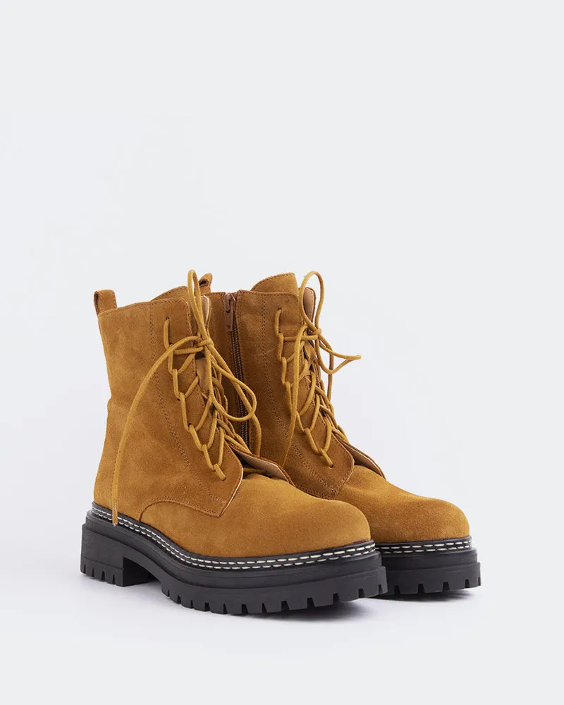 Versatile Walk Woodbridge Tan Suede