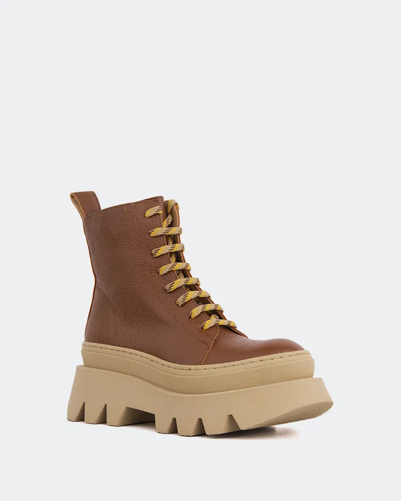 Bianchi Camel Leather Layer Fit evening walk