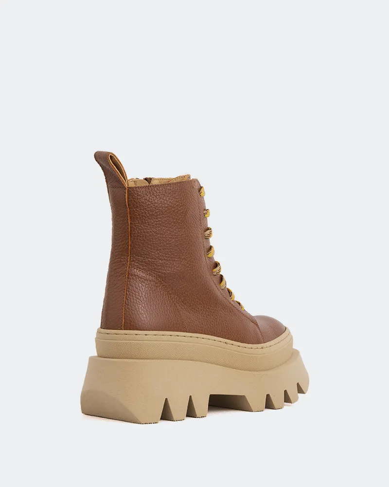 Sleek Shape Practical Look Bianchi Camel Leather