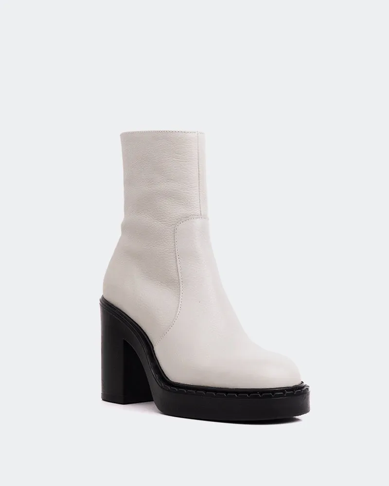 Minimal Touch Cozy Pair Shivers Off White Leather