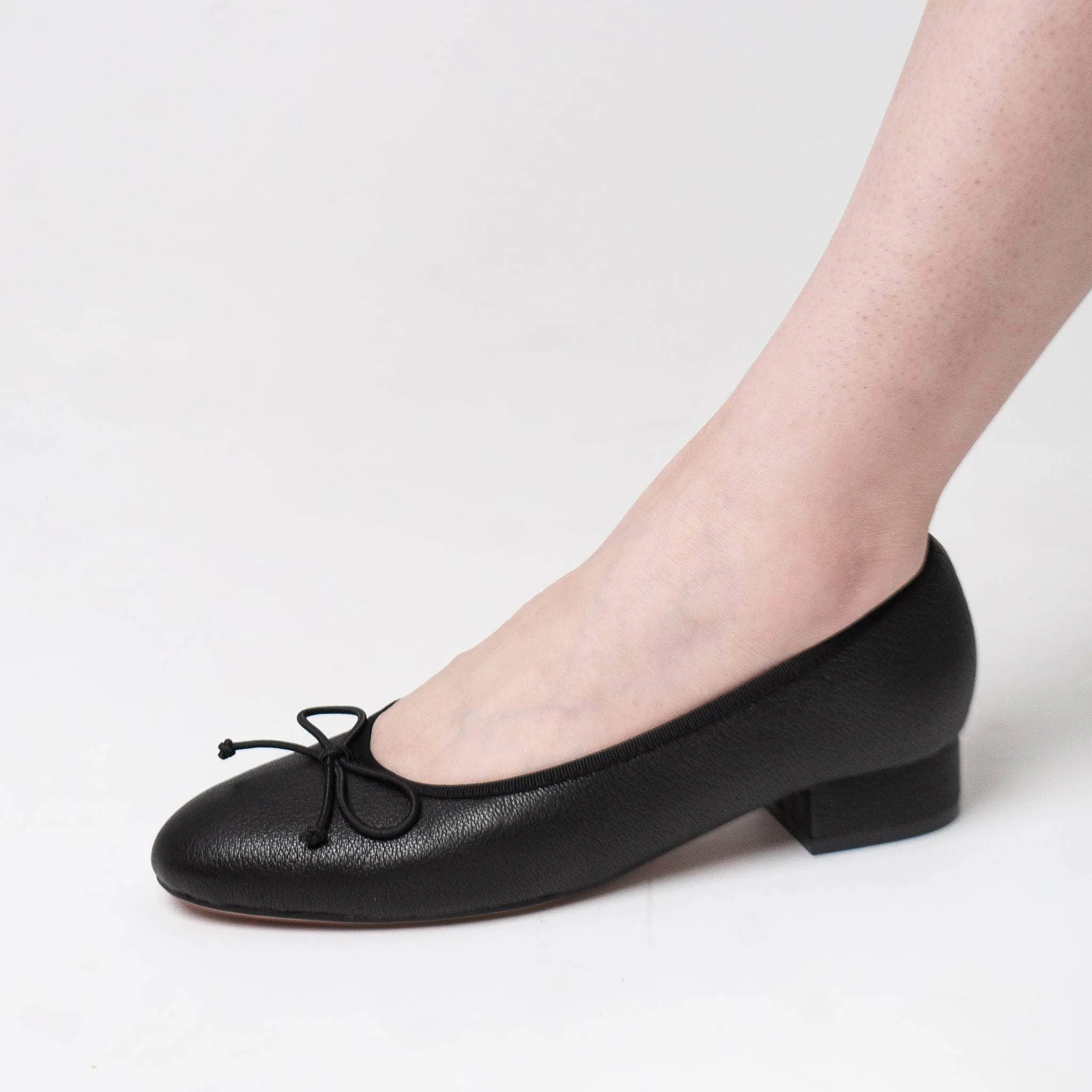 Majo Noir - Genuine Leather Avenue Mood