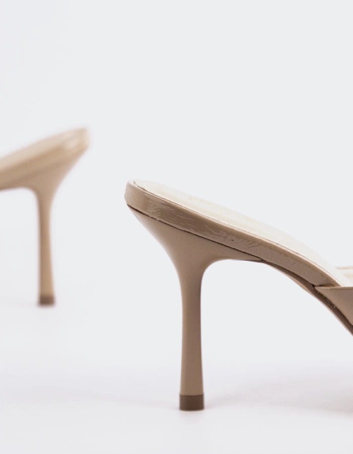 Carys Nude Naplack Firm Simple Sandals