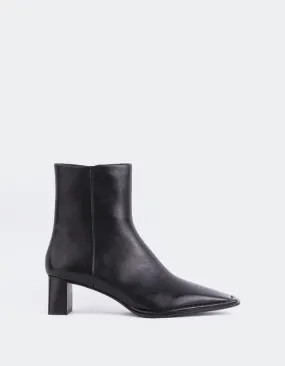 Caelum Black Leather Everyday Pick Stacked Heel