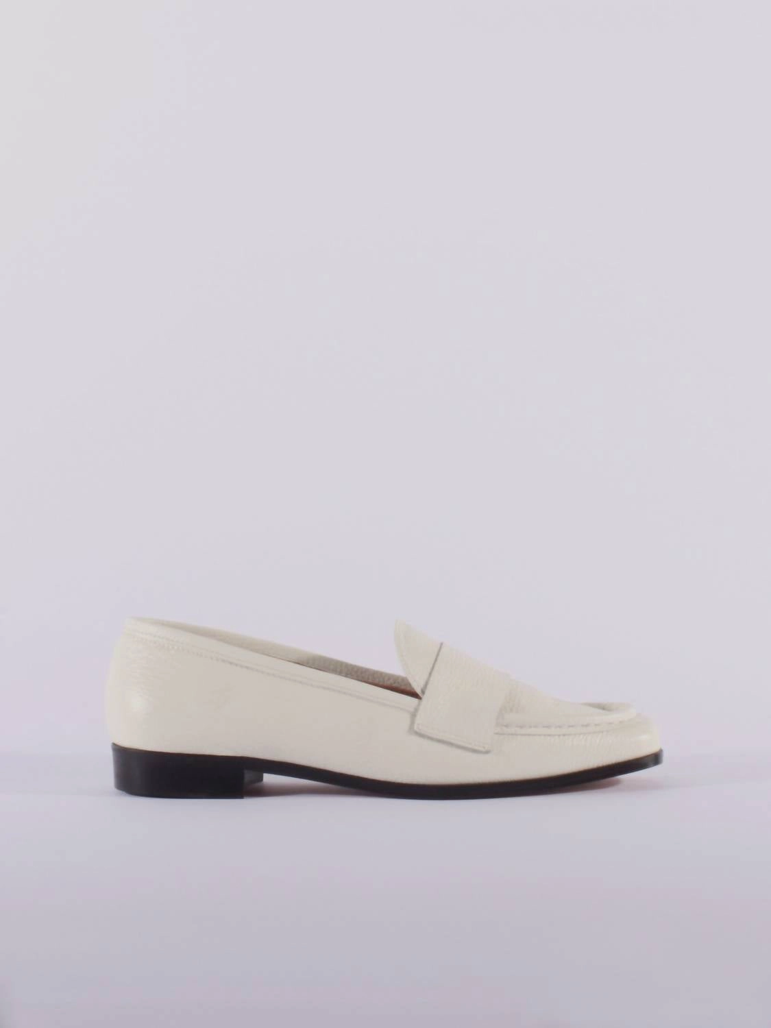 Market Day Women's Dali Loafer In White