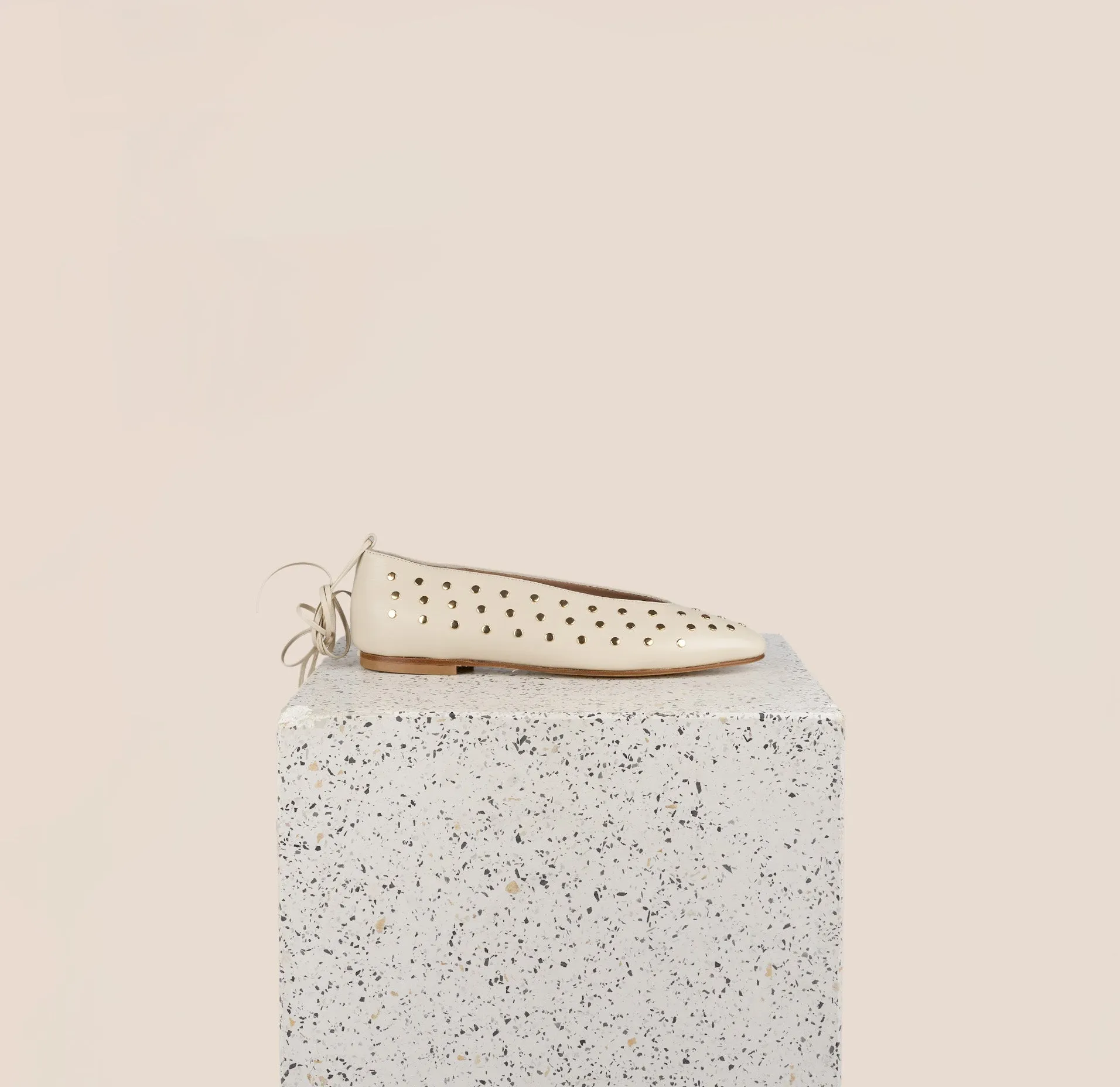 Scala Ties - Ivory Studs Trendy Step Light Step Shoes