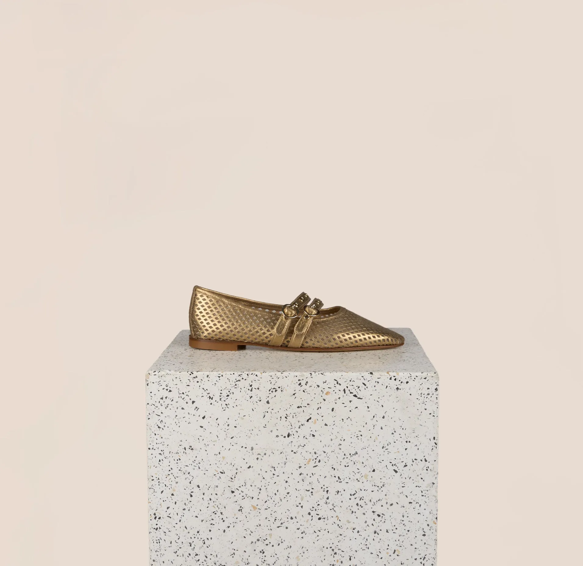 Slip-On Comfort Shoes Trendy Vibe Como 2 Buckle  - Perforated Gold Foil