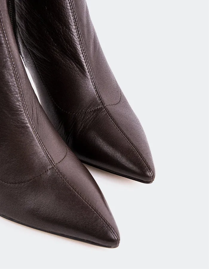 hypoallergenic On The Go Farron Brown Leather