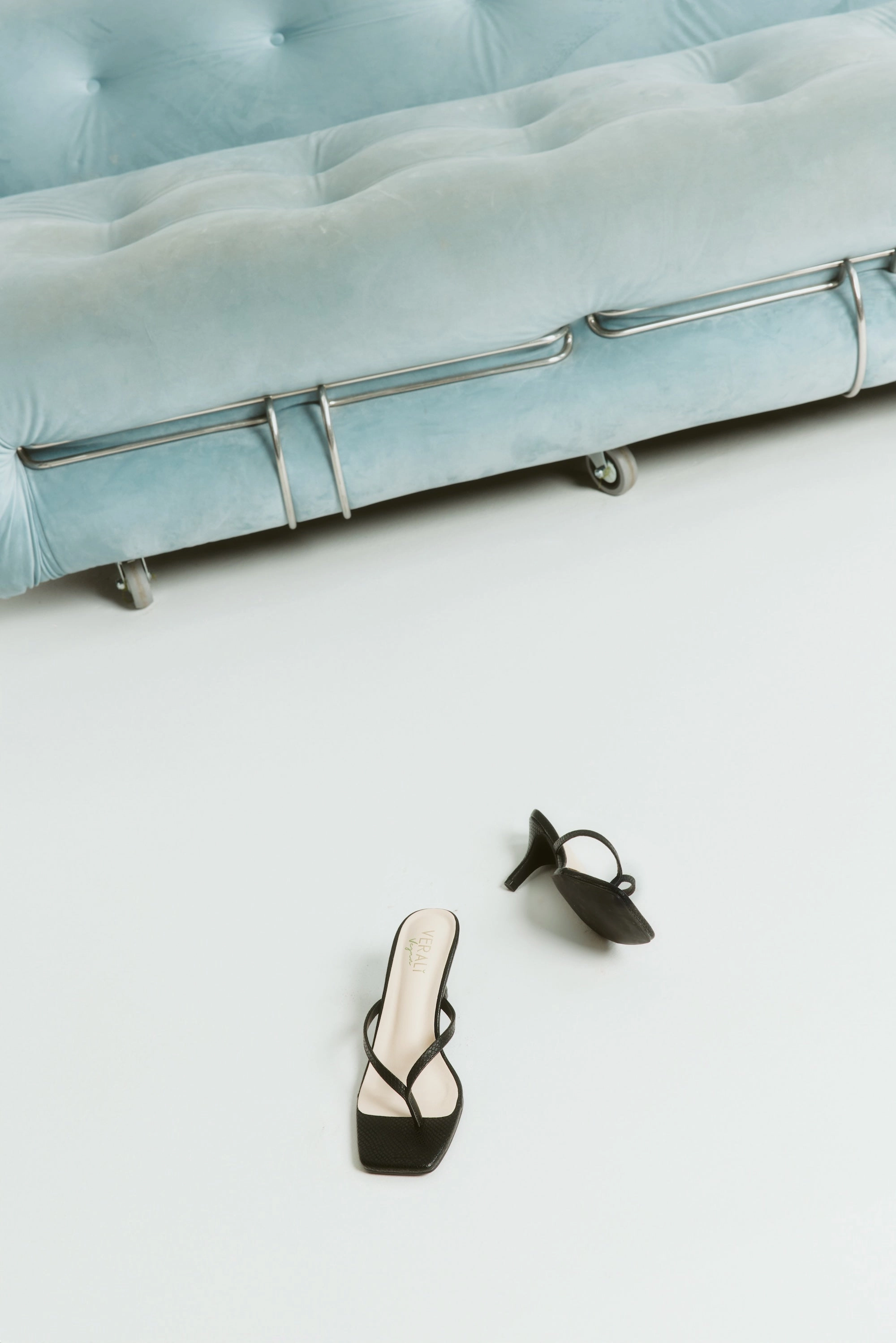 Taytum Heeled Thongs - Black Snake Beach Slip-On Anti Slip Coating