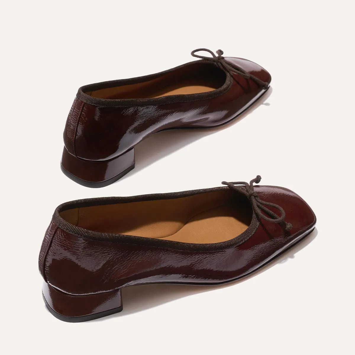 Shock Diffusing Heel Secure fit The Ada - Espresso Crinkle Patent