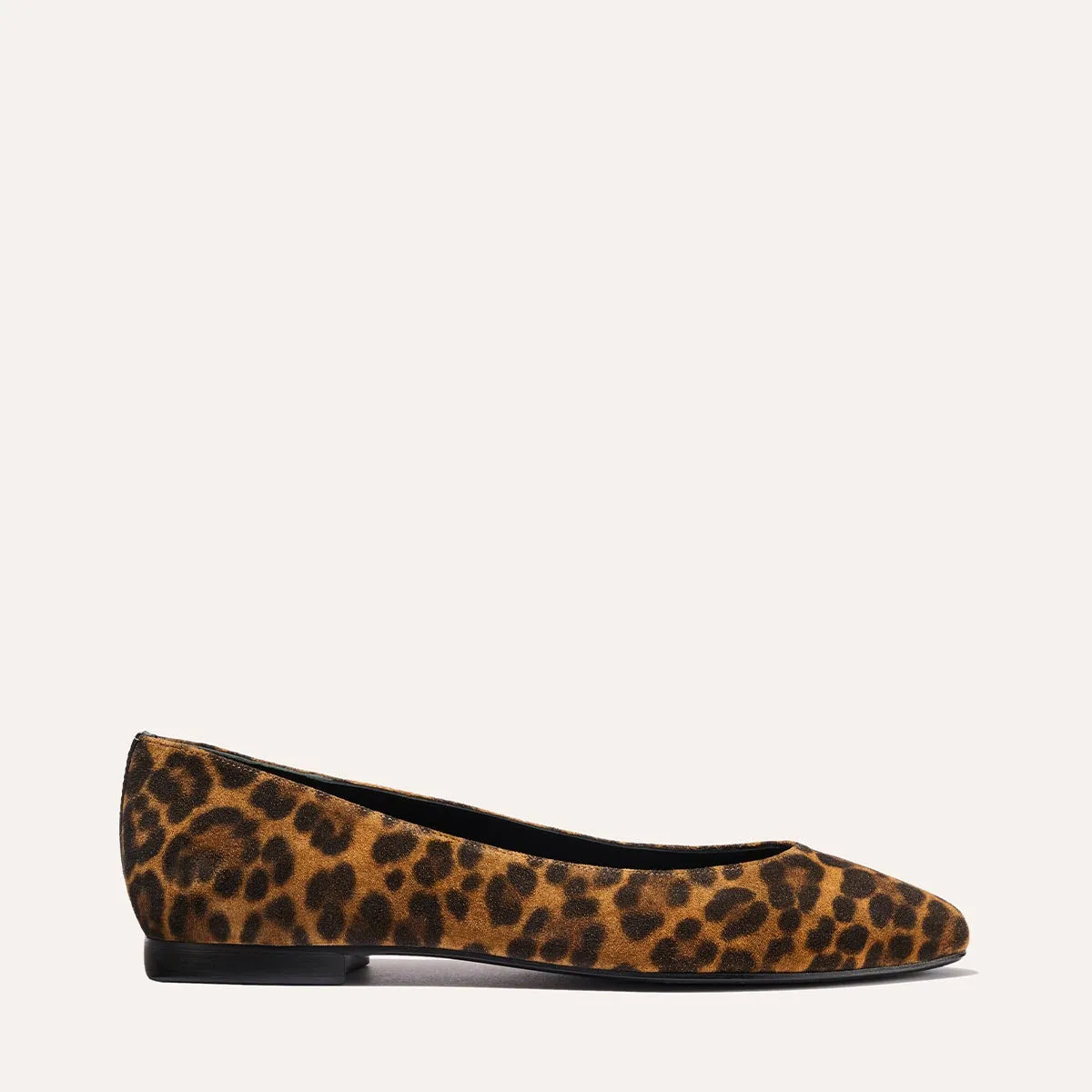 Good Grip Winery Mood The Pointe - Leopard Suede