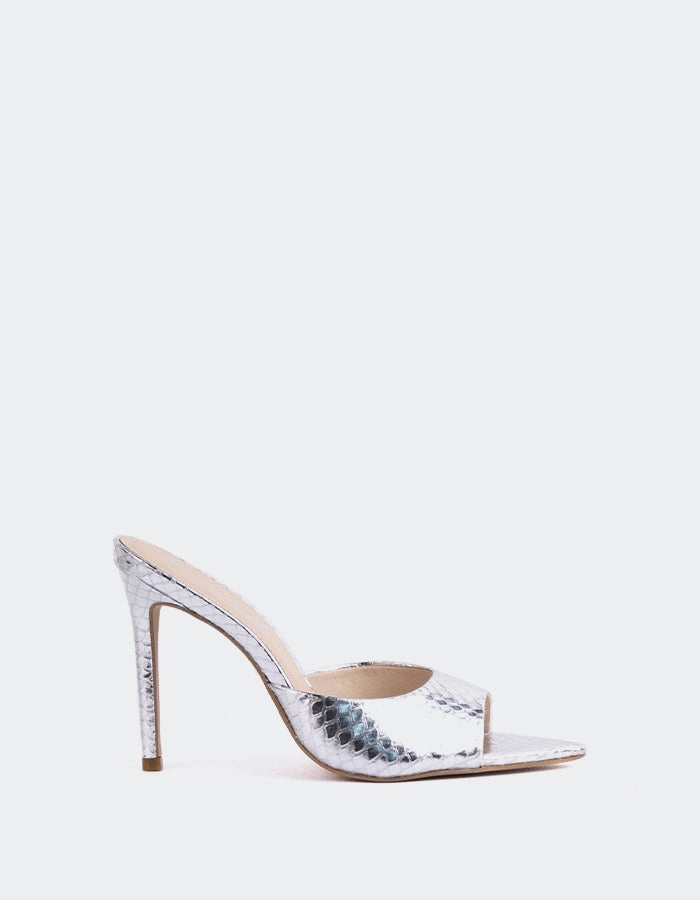 Comfortable Relax Fit Thelma Silver Snake Leather