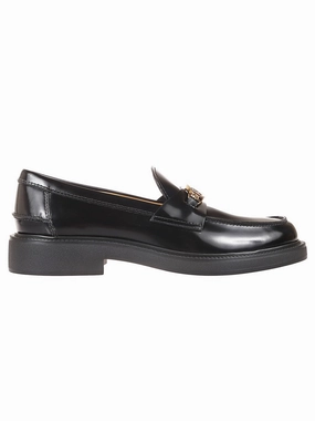 Soft Walking Shoes Daily Grip Polished Leather Loafers With Decorative Emblem