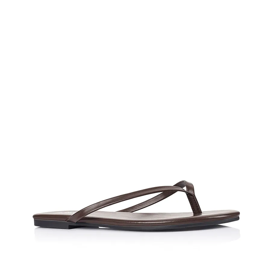 Tori Thongs - Chocolate Brown urban scene
